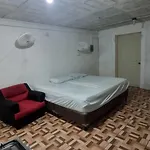 Apartamento Pequeno Amueblado