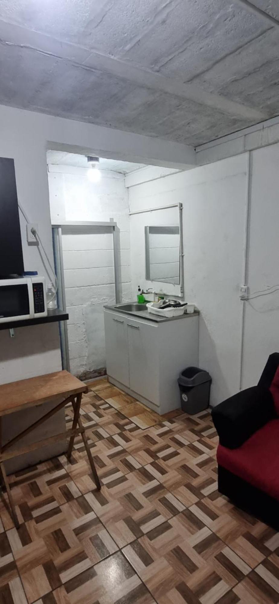 Apartamento Pequeno Amueblado *